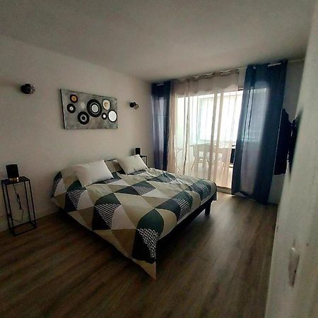 Appartement plein centre ville Le Lavandou Extérieur photo